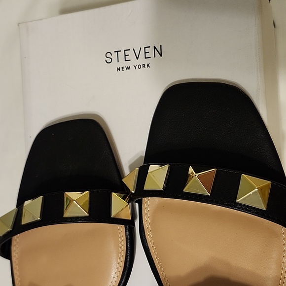 Steven New York Black And Gold Stud Sandals Sz.10 - Picture 2 of 4